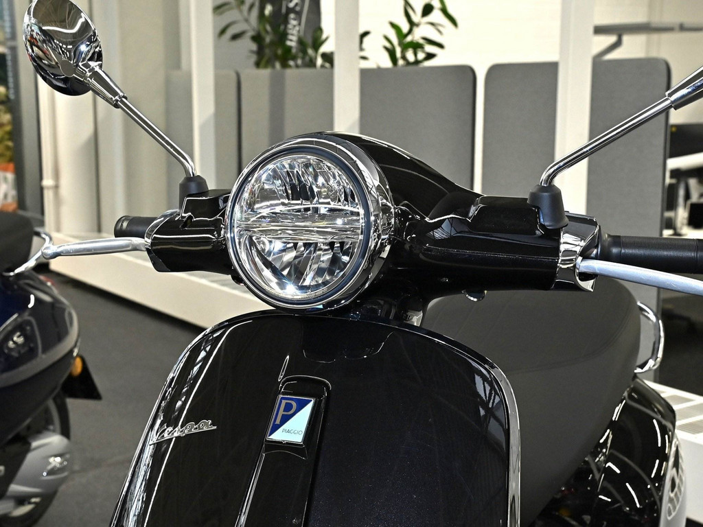 Bild 10 - Primavera 125 RST E5 +