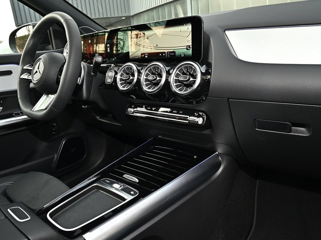 Bild 9 - GLA 200 AMG Line