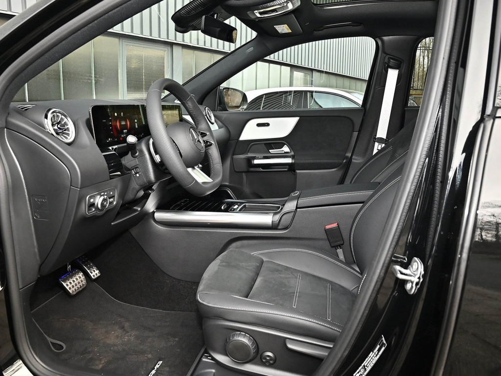 Bild 10 - GLA 200 AMG Line