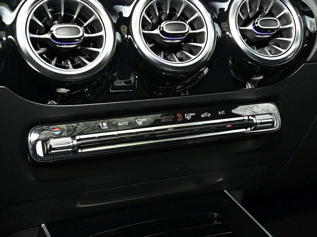 Bild 13 - GLA 200 AMG Line