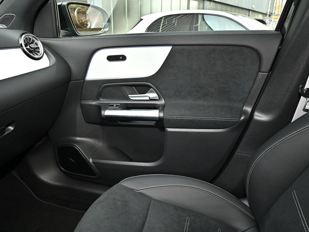 Bild 15 - GLA 200 AMG Line