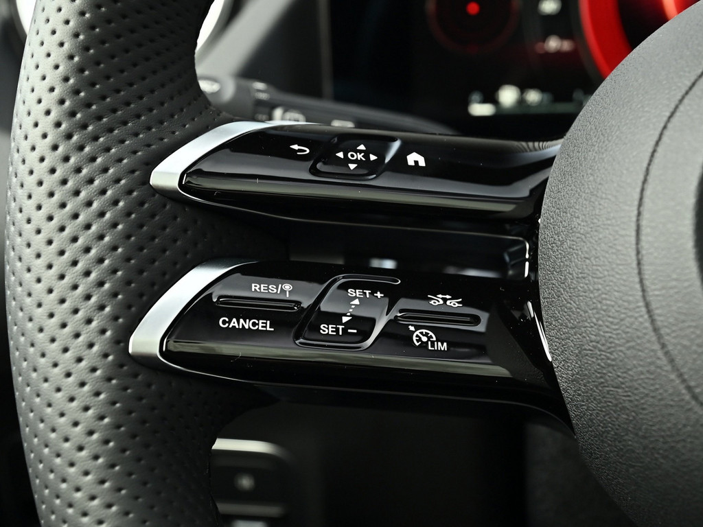 Bild 17 - GLA 200 AMG Line