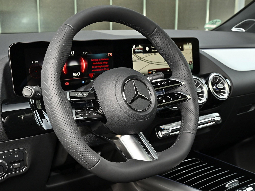 Bild 27 - GLA 200 AMG Line