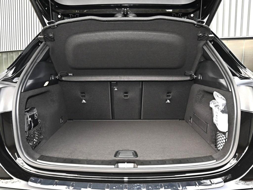 Bild 28 - GLA 200 AMG Line