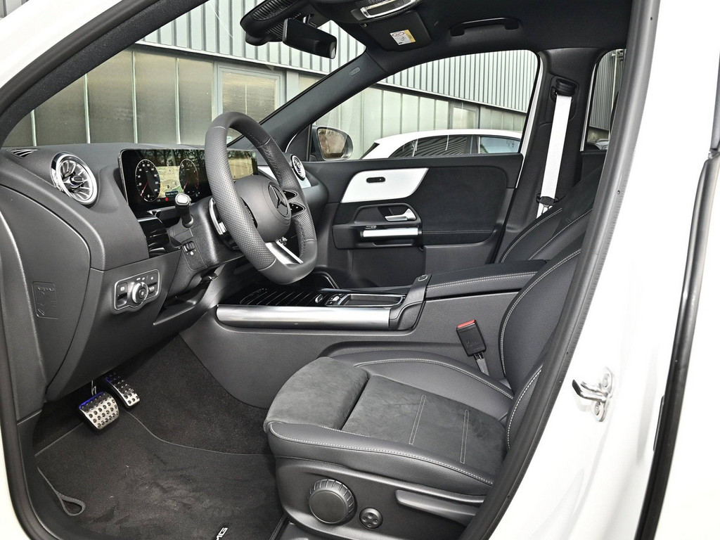Bild 10 - GLA 200 AMG Line