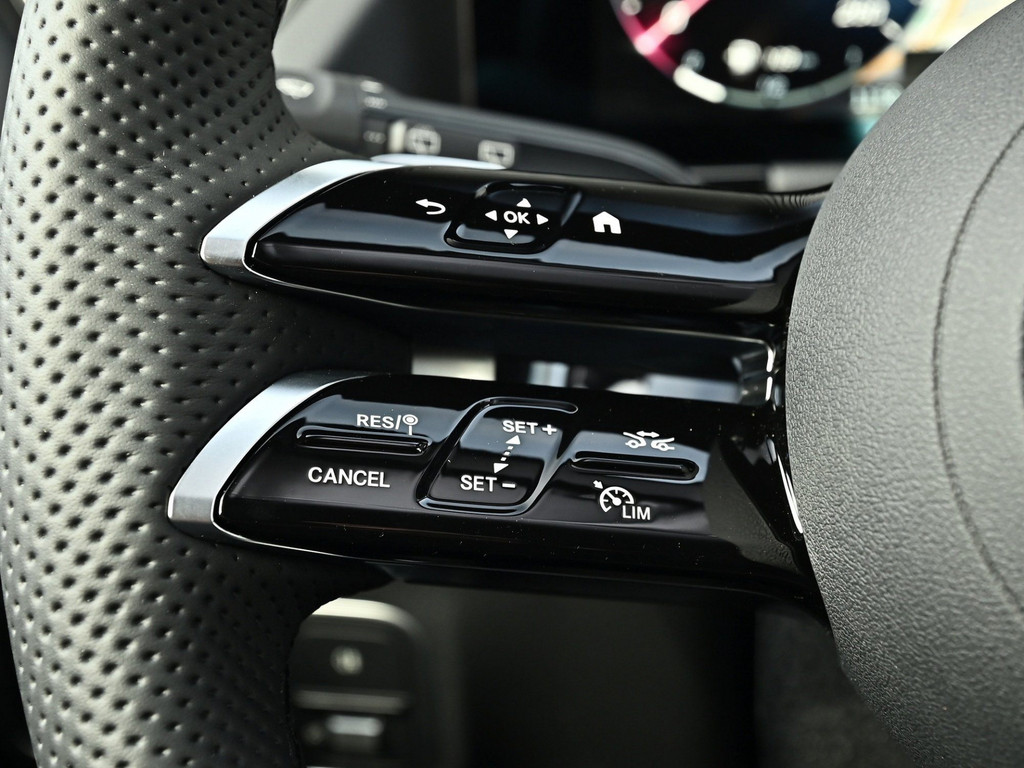 Bild 17 - GLA 200 AMG Line