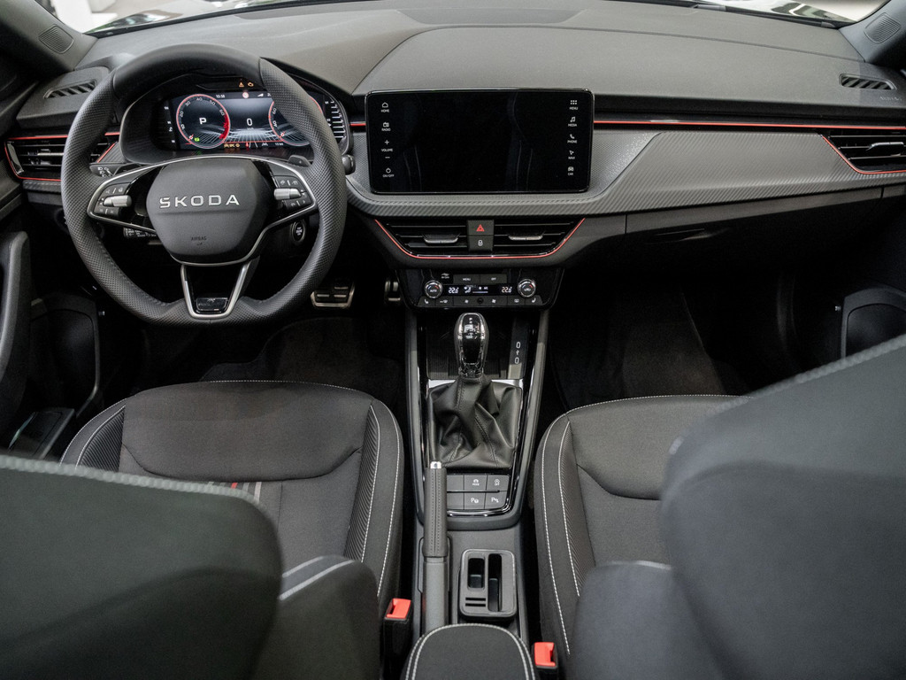 Bild 12 - Kamiq Monte Carlo 1.5 TSI DSG Pano AHK Navi ACC