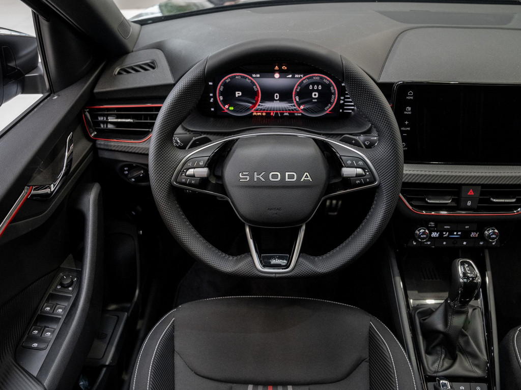 Bild 13 - Kamiq Monte Carlo 1.5 TSI DSG Pano AHK Navi ACC