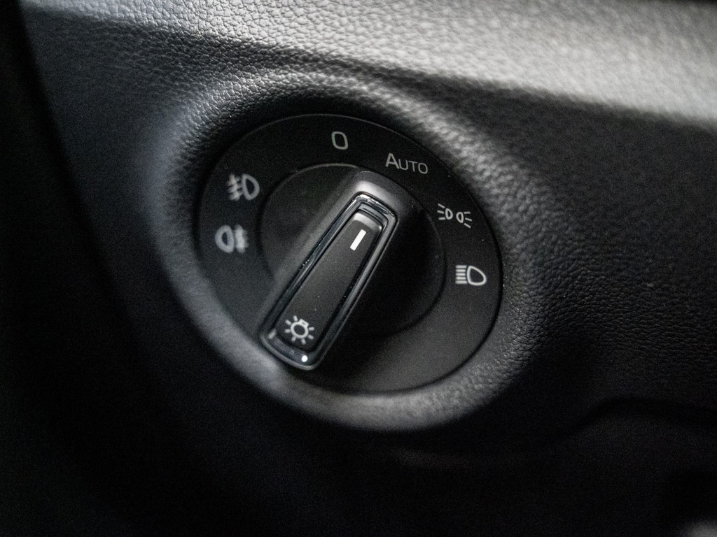 Bild 29 - Kamiq Monte Carlo 1.5 TSI DSG Pano AHK Navi ACC