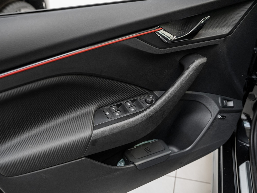 Bild 30 - Kamiq Monte Carlo 1.5 TSI DSG Pano AHK Navi ACC