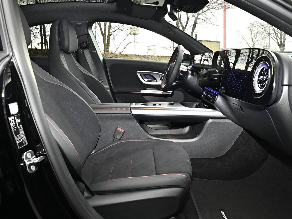 Bild 3 - CLA 200 Coupe AMG Line