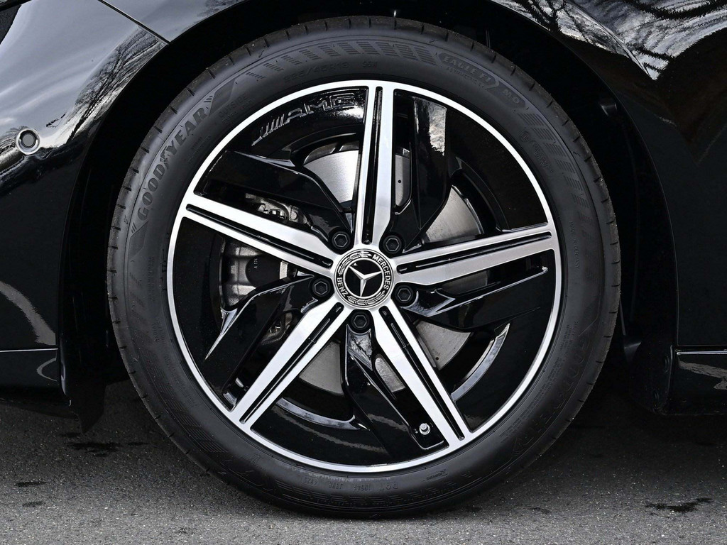 Bild 8 - CLA 200 Coupe AMG Line