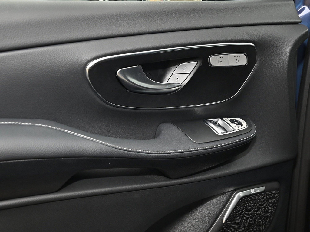 Bild 27 - V 300 d 4MATIC AVANTGARDE AMG Lang