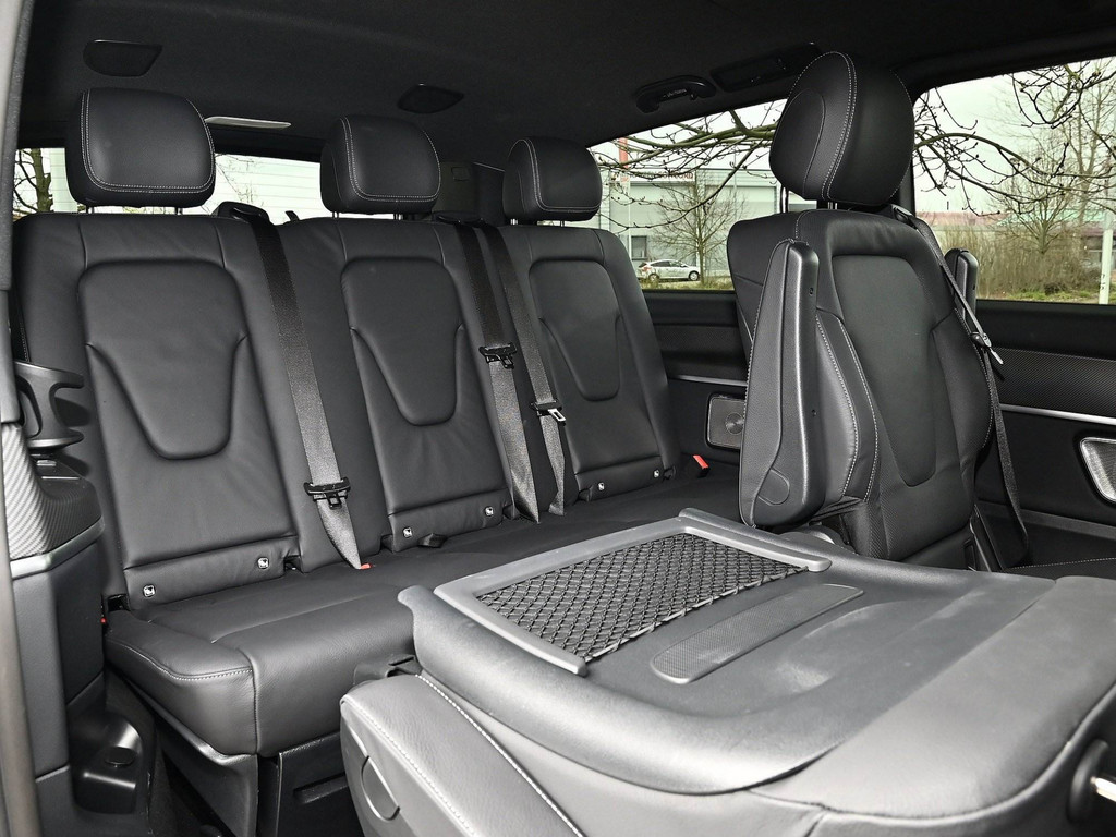 Bild 32 - V 300 d 4MATIC AVANTGARDE AMG Lang