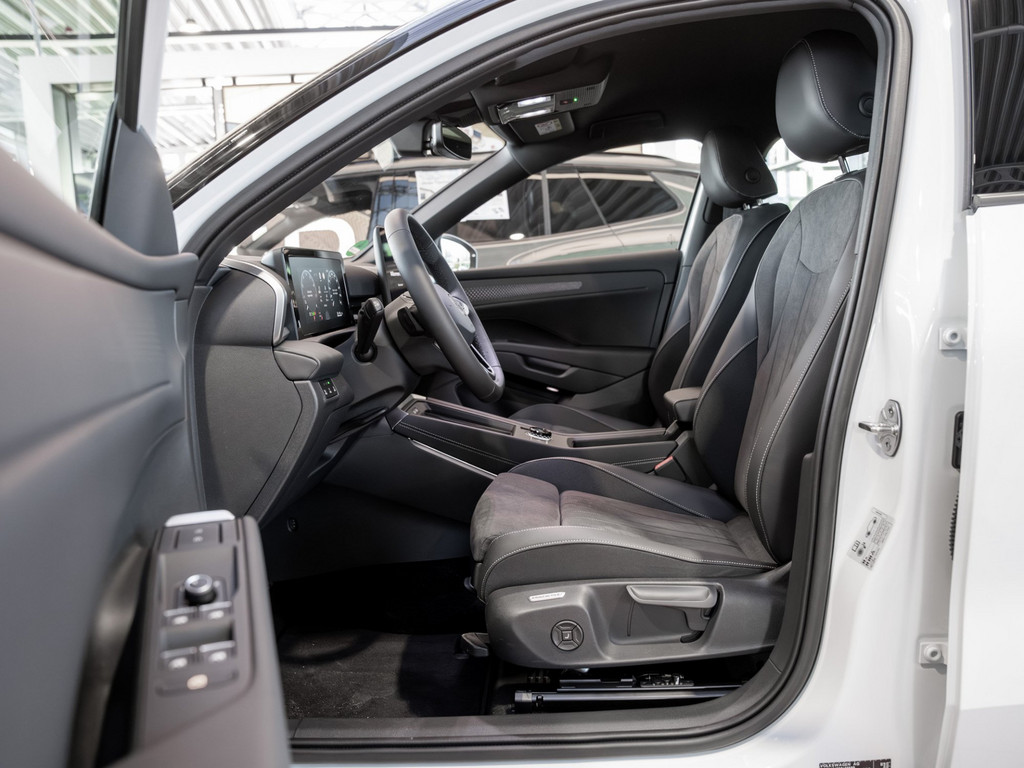 Bild 8 - T-Roc Style 1.5 l eTSI DSG AHK el.Heck AUT