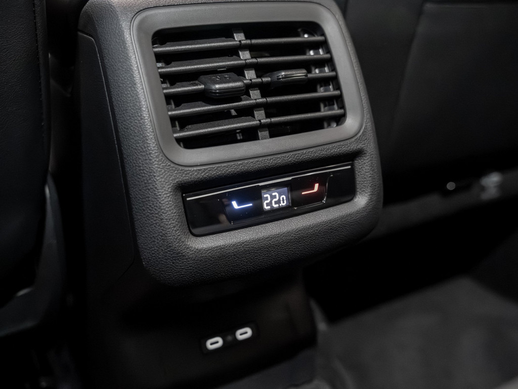 Bild 10 - T-Roc Style 1.5 l eTSI DSG AHK el.Heck AUT