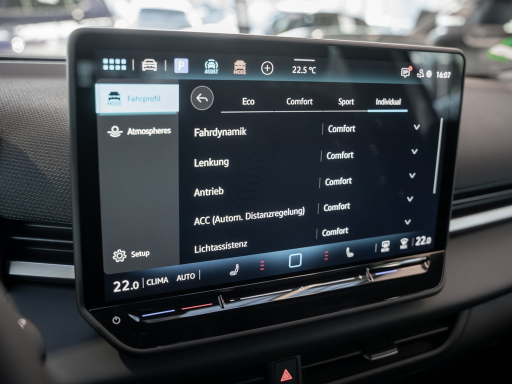 Bild 16 - T-Roc Style 1.5 l eTSI DSG AHK el.Heck AUT