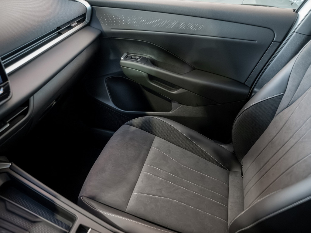 Bild 20 - T-Roc Style 1.5 l eTSI DSG AHK el.Heck AUT