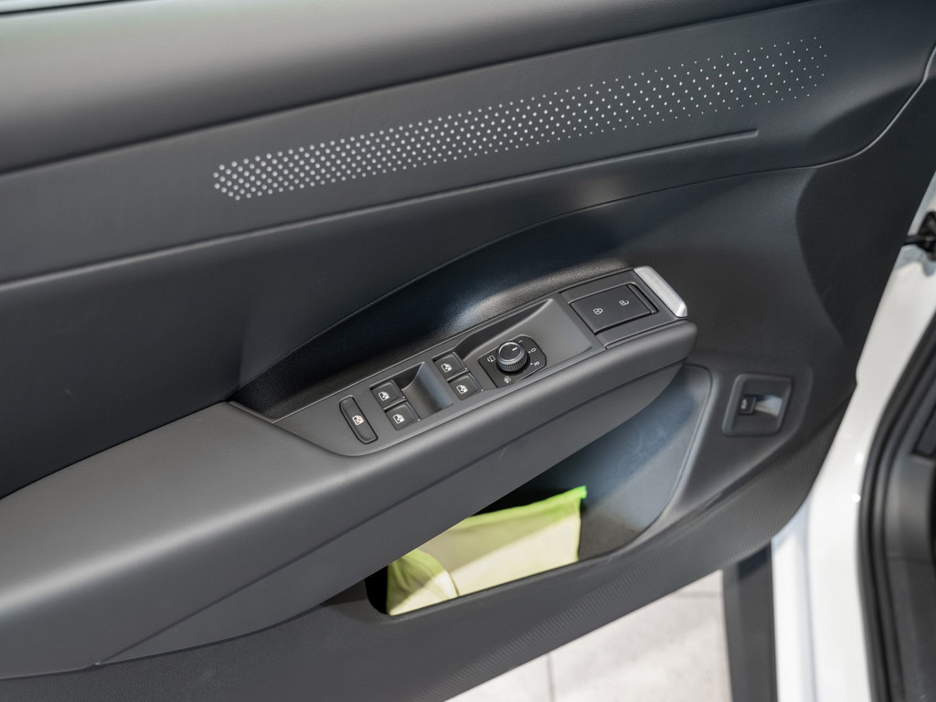 Bild 24 - T-Roc Style 1.5 l eTSI DSG AHK el.Heck AUT
