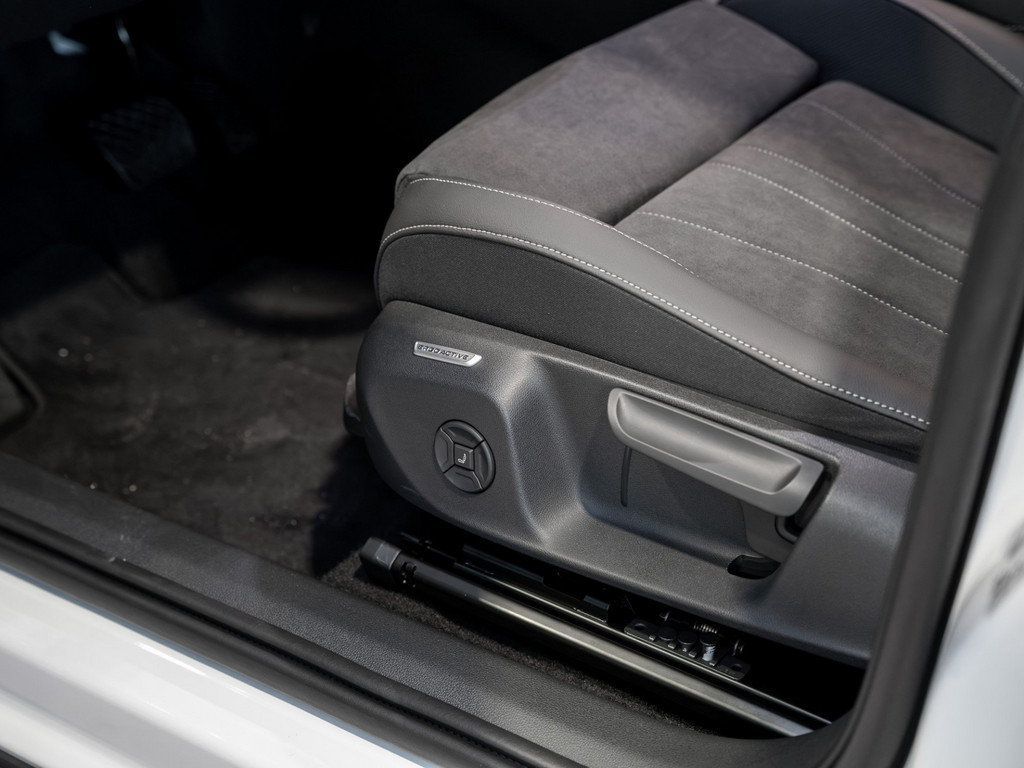 Bild 25 - T-Roc Style 1.5 l eTSI DSG AHK el.Heck AUT
