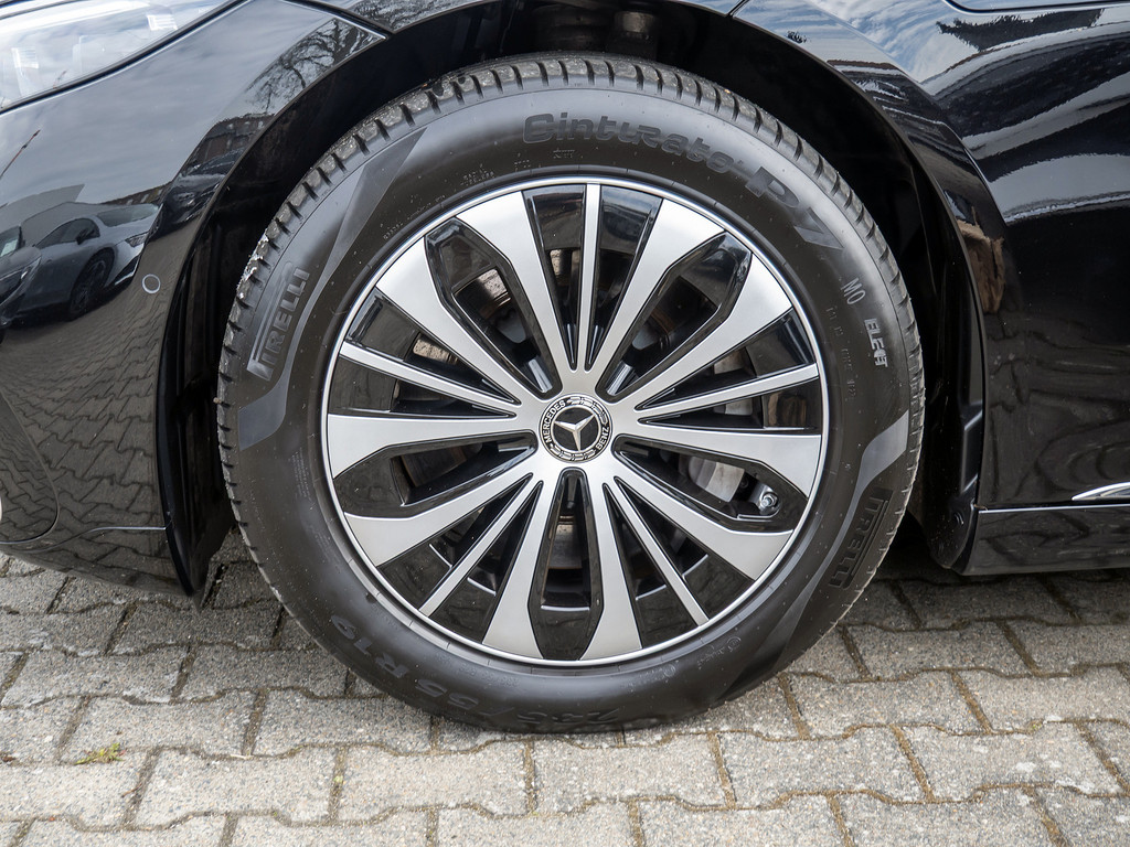 Bild 9 - EQS 450 + AMG Sport Premium + Hyperscreen