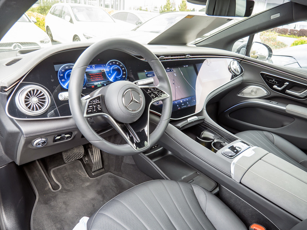 Bild 10 - EQS 450 + AMG Sport Premium + Hyperscreen