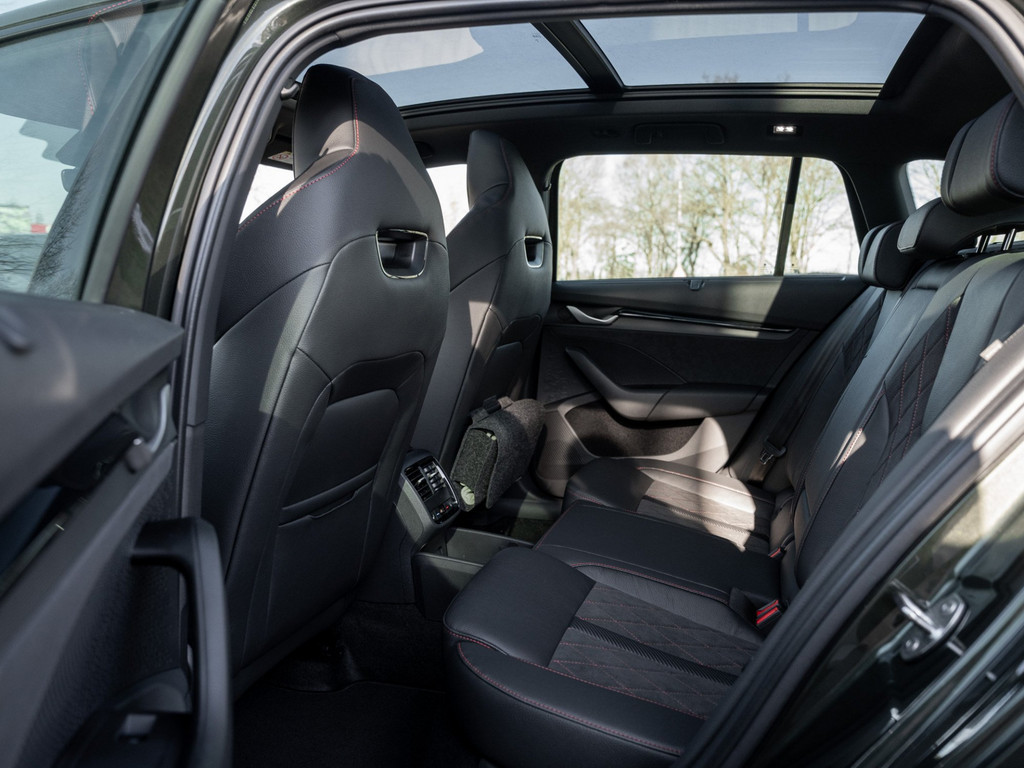 Bild 11 - Octavia Combi RS 2.0 TSI DSG AHK Navi Pano 360 LM