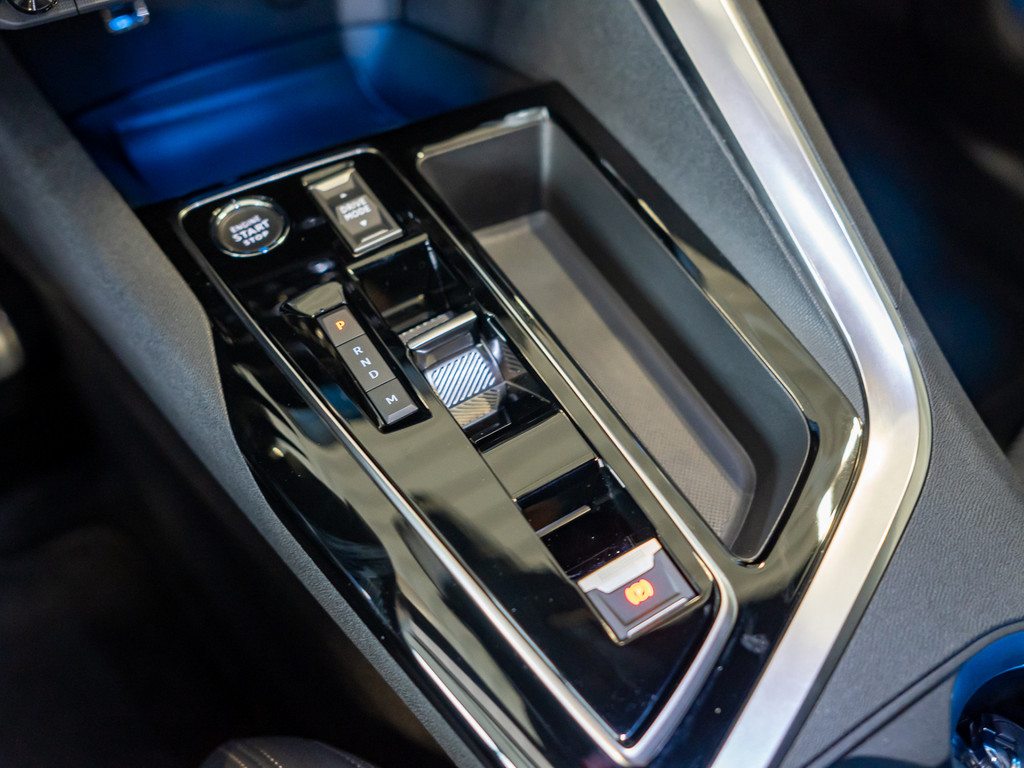 Bild 12 - 3008 GT HYBRID 136 e-DSC6