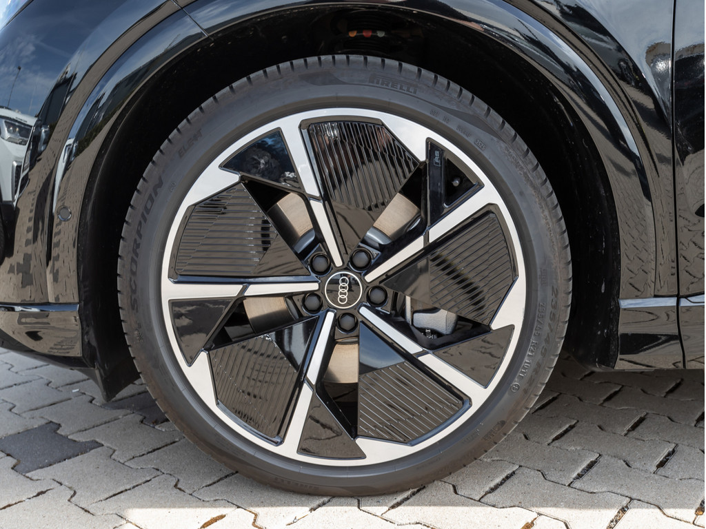 Bild 9 - Q4 45 e-tron quattro S Line AHK