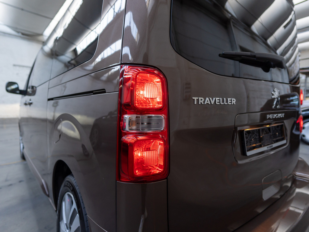 Bild 24 - Traveller Business VIP L2 BHDI 180 EAT8Business VIP L2 VAN