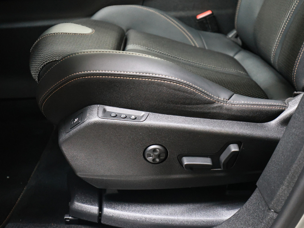 Bild 28 - 3008 GT HYBRID 136 e-DSC6