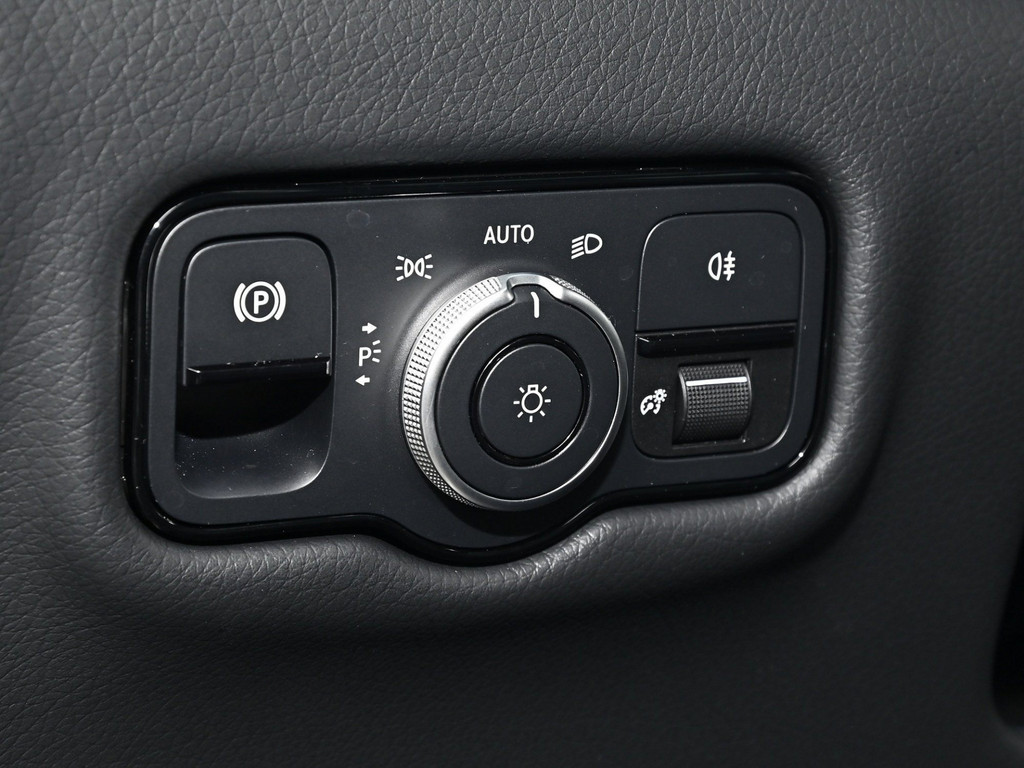 Bild 24 - V 300 d 4MATIC AVANTGARDE AMG Line Lang