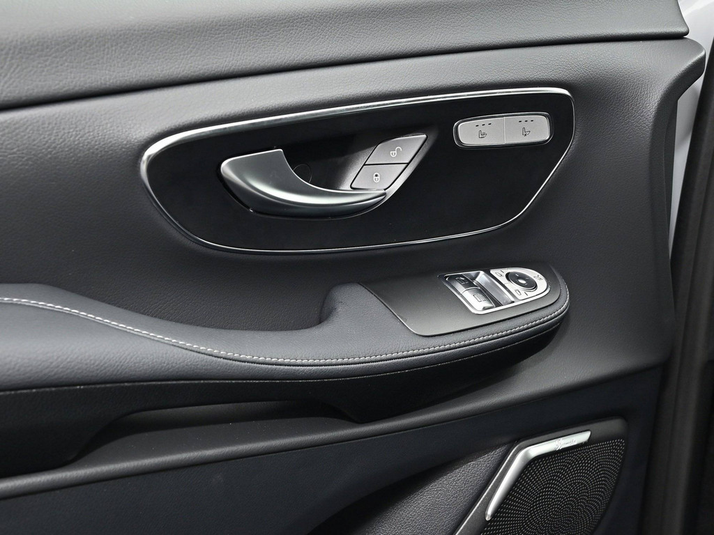Bild 27 - V 300 d 4MATIC AVANTGARDE AMG Line Lang