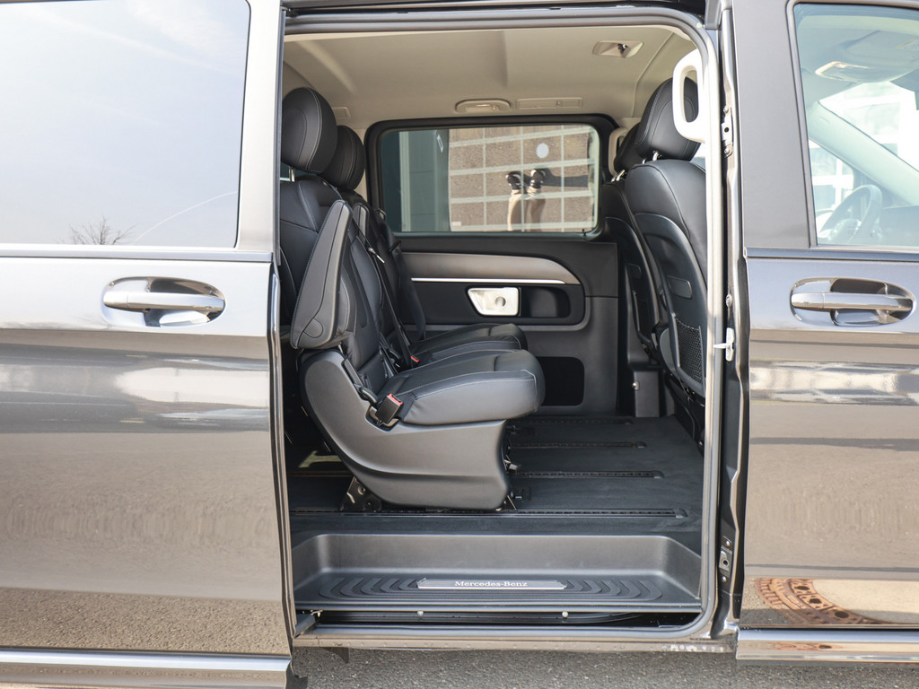 Bild 5 - V 300 d 4MATIC AVANTGARDE AMG Line Lang