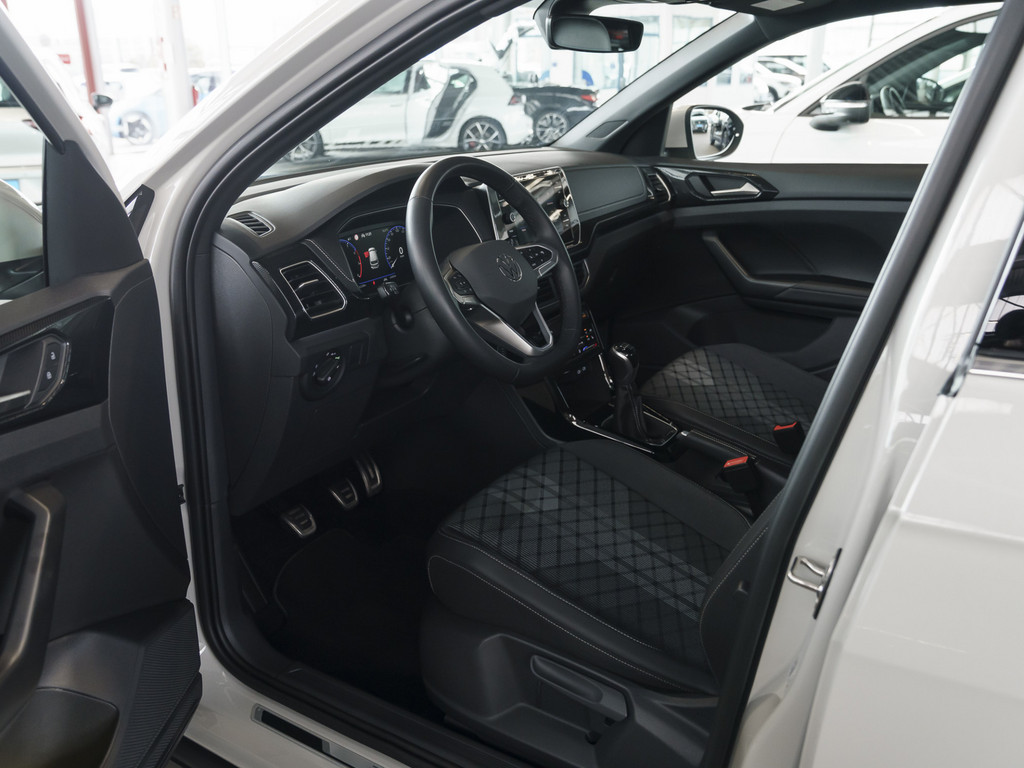 Bild 10 - T-Cross R-Line 1.0 l TSI