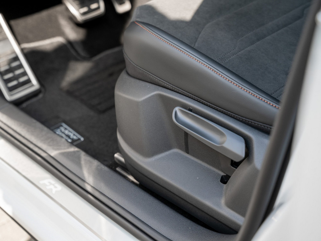 Bild 28 - Ateca 1.5 TSI ACT FR Kam. Navi Sportp. Virtual