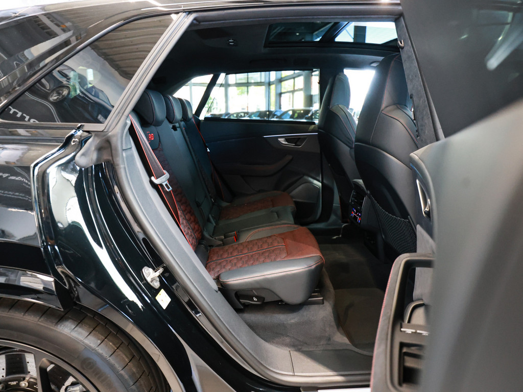 Bild 4 - RS Q8 SUV performance 471 kW tiptronic