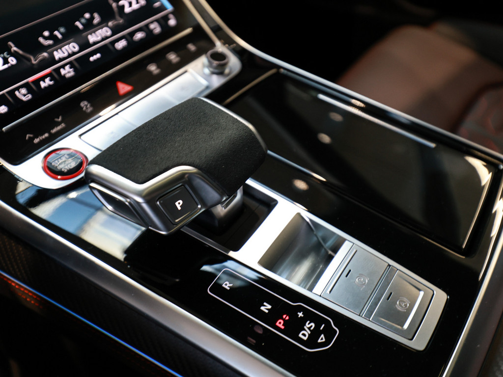 Bild 15 - RS Q8 SUV performance 471 kW tiptronic
