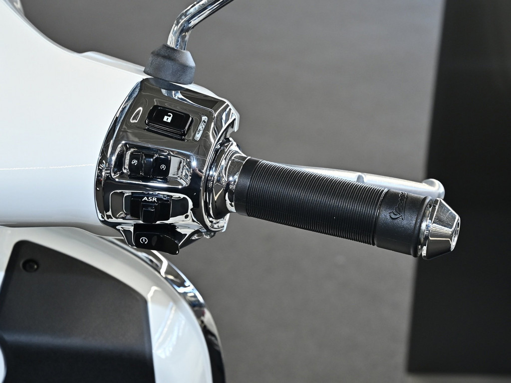 Bild 8 - GTS Super 125 E5 + 