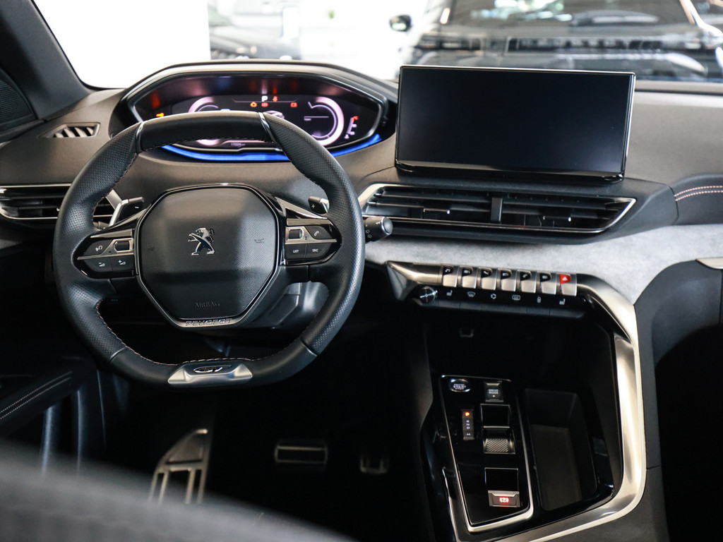 Bild 8 - 3008 GT HYBRID 136 e-DSC6