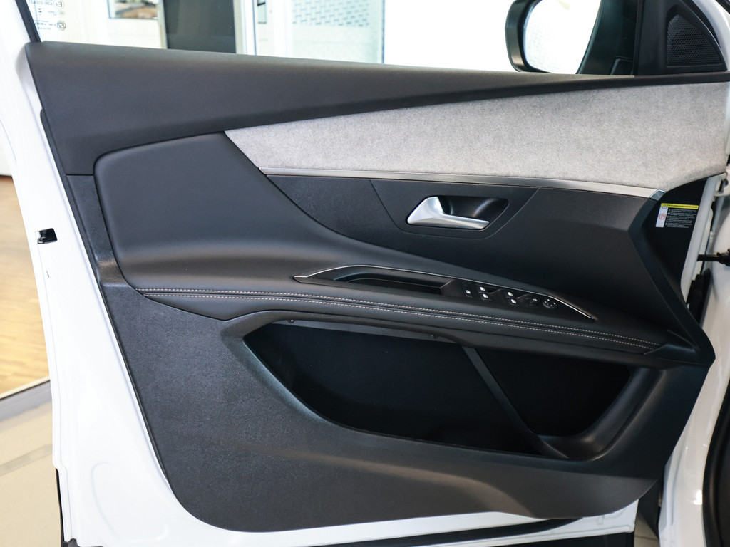 Bild 24 - 3008 GT HYBRID 136 e-DSC6