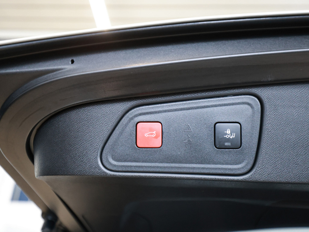 Bild 29 - 3008 GT HYBRID 136 e-DSC6