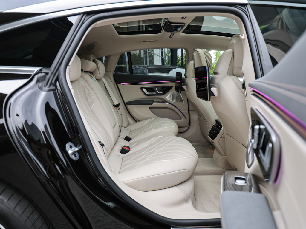 Bild 8 - EQS 580 4M AMG Sport Premium + Hyperscreen