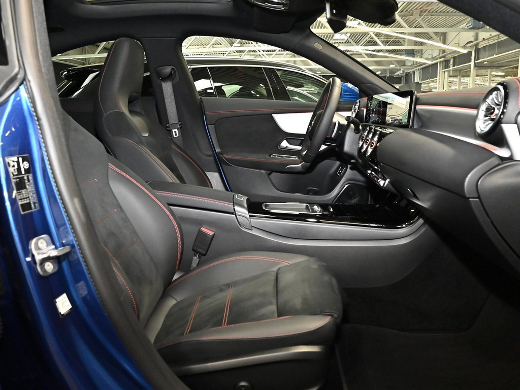 Bild 3 - CLA 250 e Coupé AMG Sport Premium