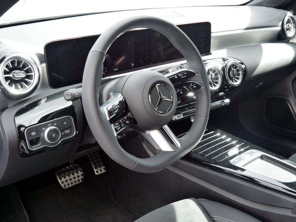 Bild 15 - CLA 180 Coupé AMG Special Edition