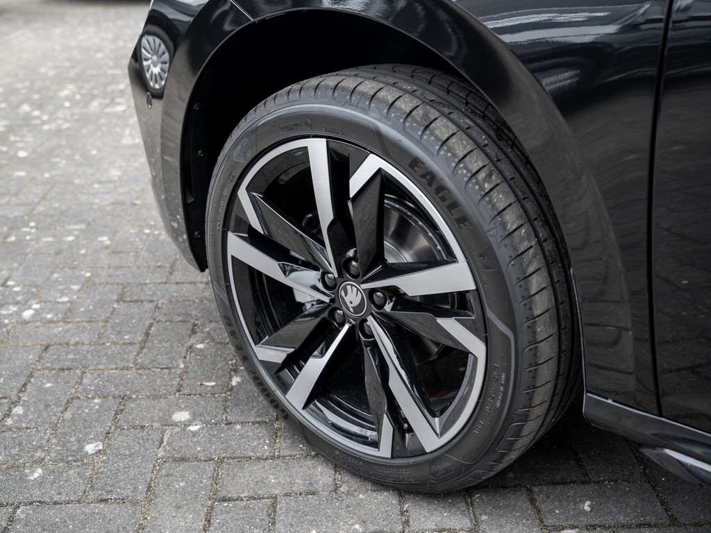 Bild 8 - Kamiq Monte Carlo 1.5 TSI DSG Pano AHK Navi ACC