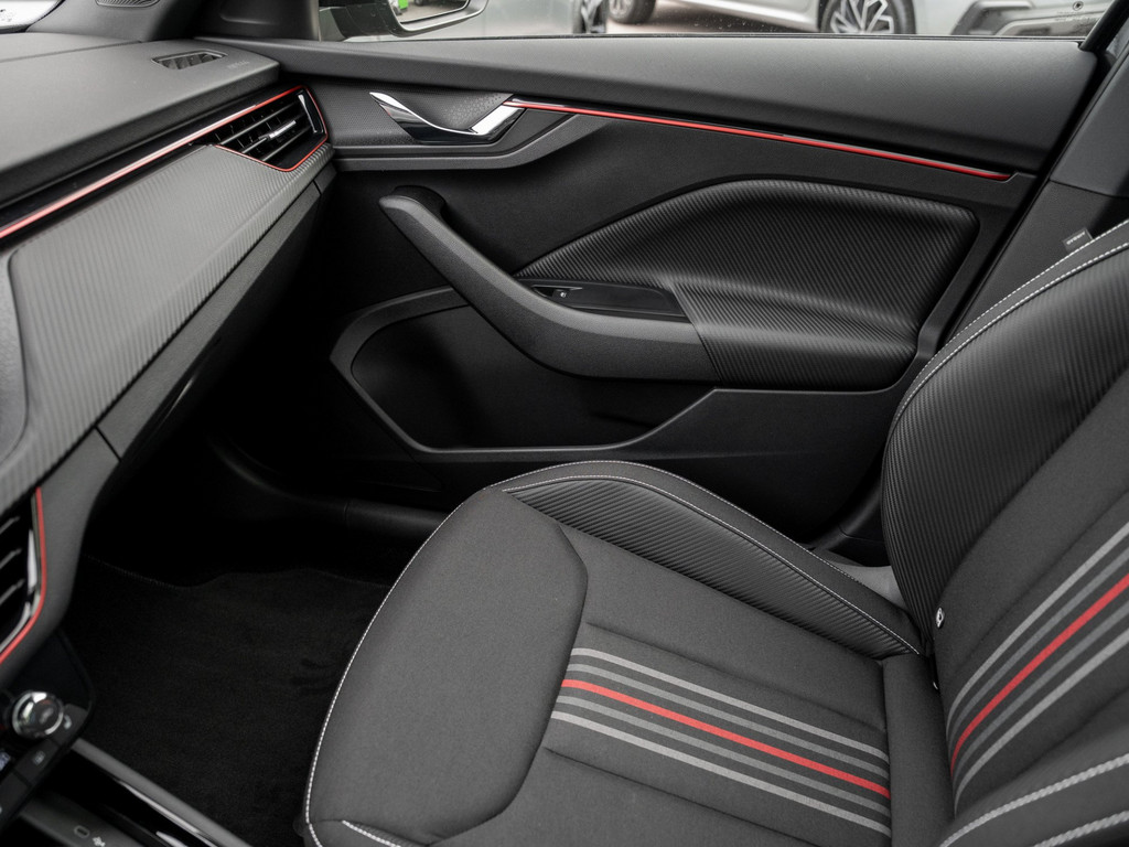 Bild 23 - Kamiq Monte Carlo 1.5 TSI DSG Pano AHK Navi ACC