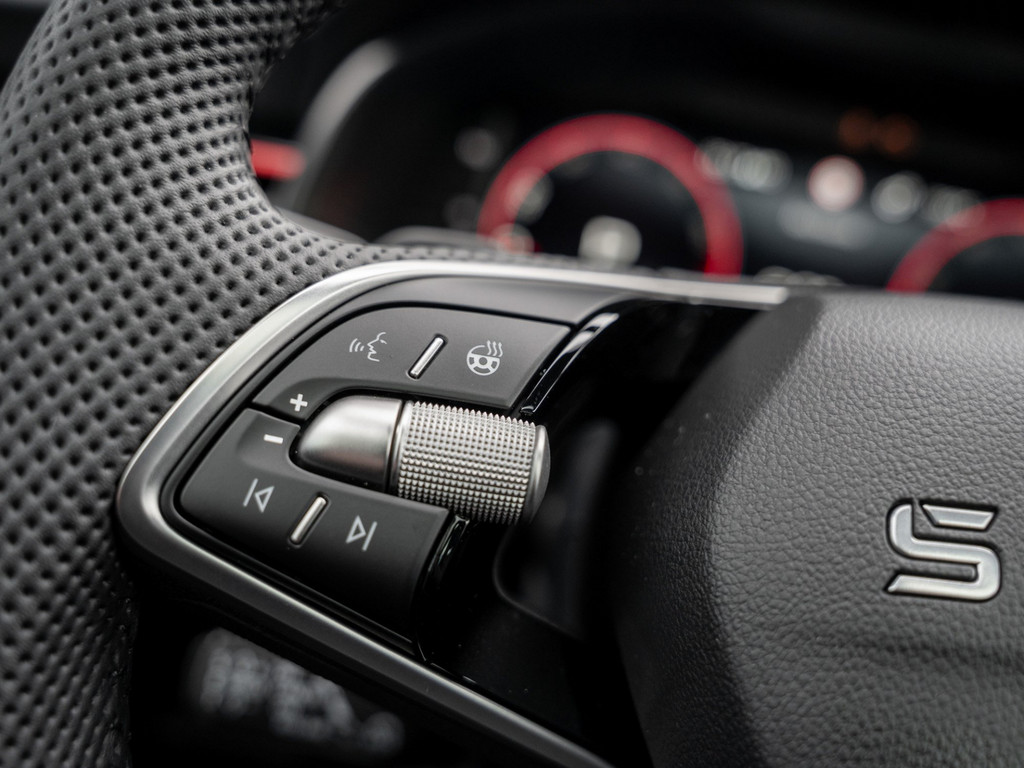 Bild 26 - Kamiq Monte Carlo 1.5 TSI DSG Pano AHK Navi ACC