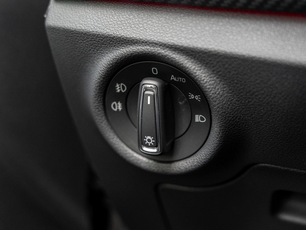 Bild 28 - Kamiq Monte Carlo 1.5 TSI DSG Pano AHK Navi ACC