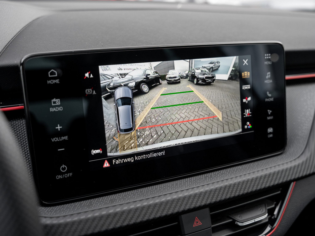 Bild 15 - Kamiq Monte Carlo 1.5 TSI DSG Pano AHK Navi ACC
